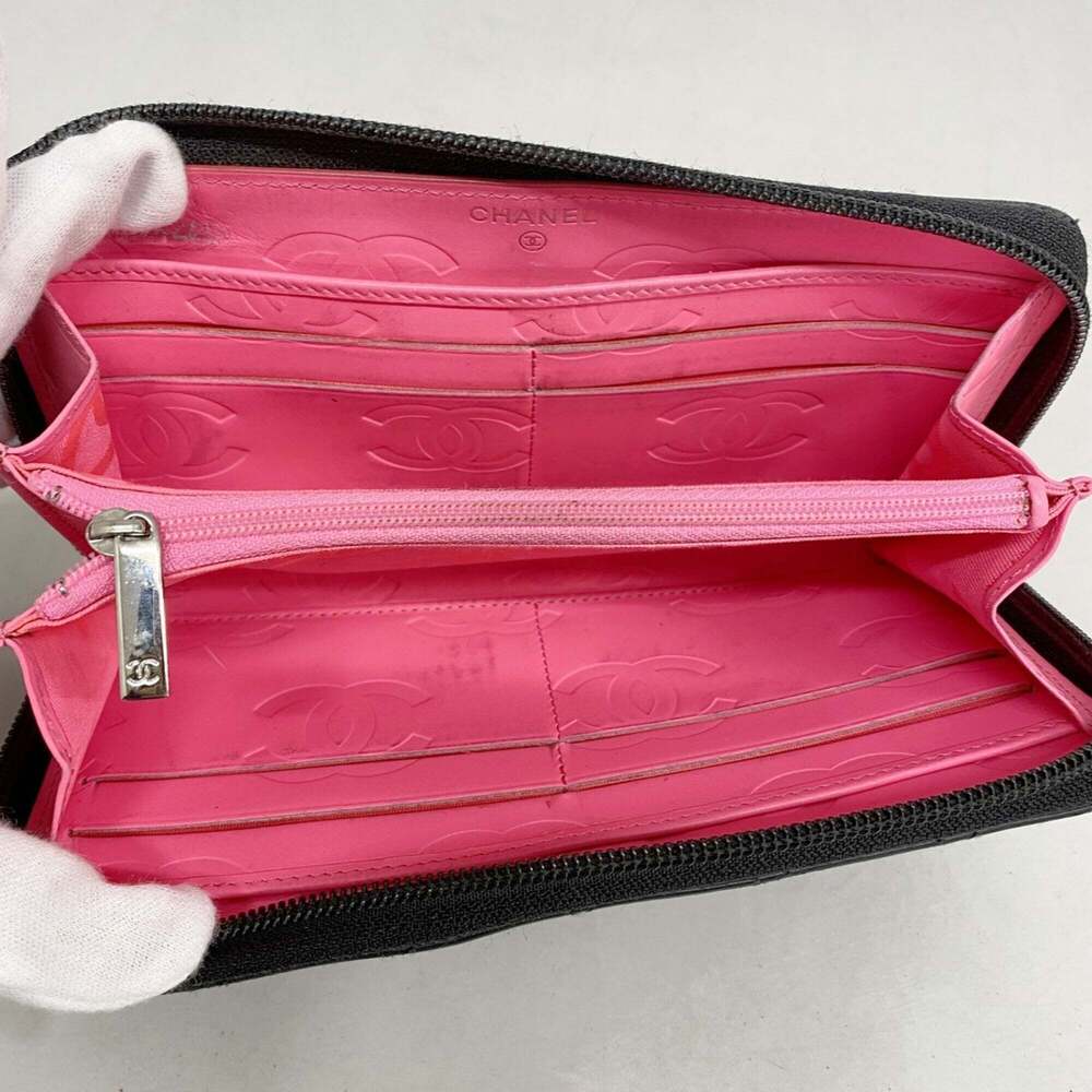 CHANEL Black Lambskin Leather Wallet - Picture 4 of 10